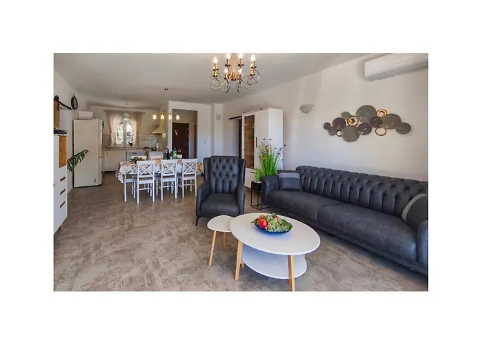 Beautiful In Nyaraló Sinj